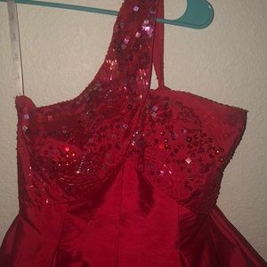 Red one shoulder cocktail dress